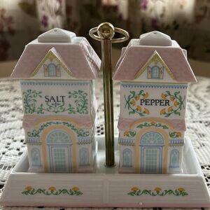 RARE—-Vintage Lenox 1991 Salt and Pepper